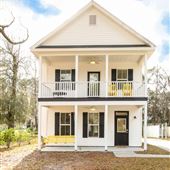 Picturesque Farmhouse in Savannah Metro