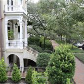 Garden District NOLA Looks